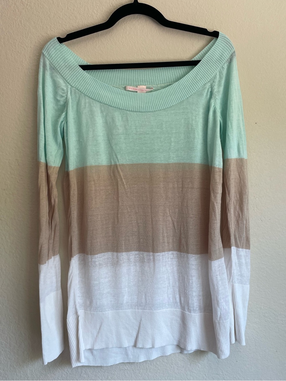 Victoria’s Secret Off the Shoulder Long Sleeve Top - Size Small - Picture 2 of 5